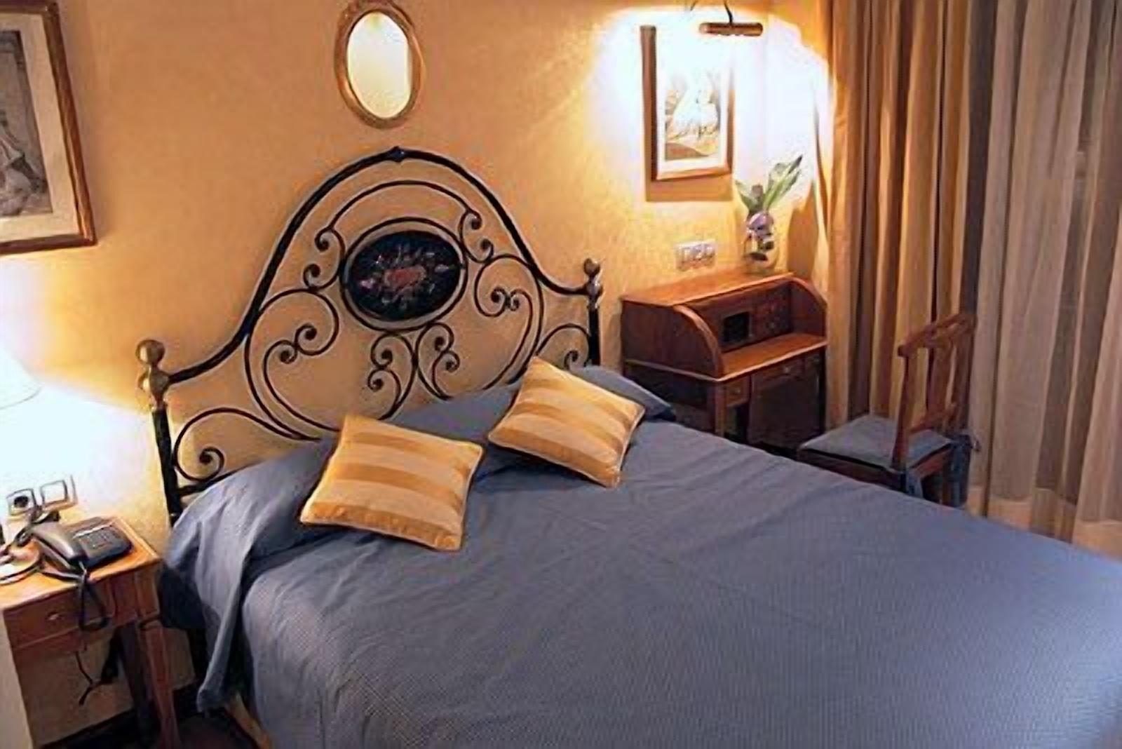 Hotel Santiago Benavente Esterno foto