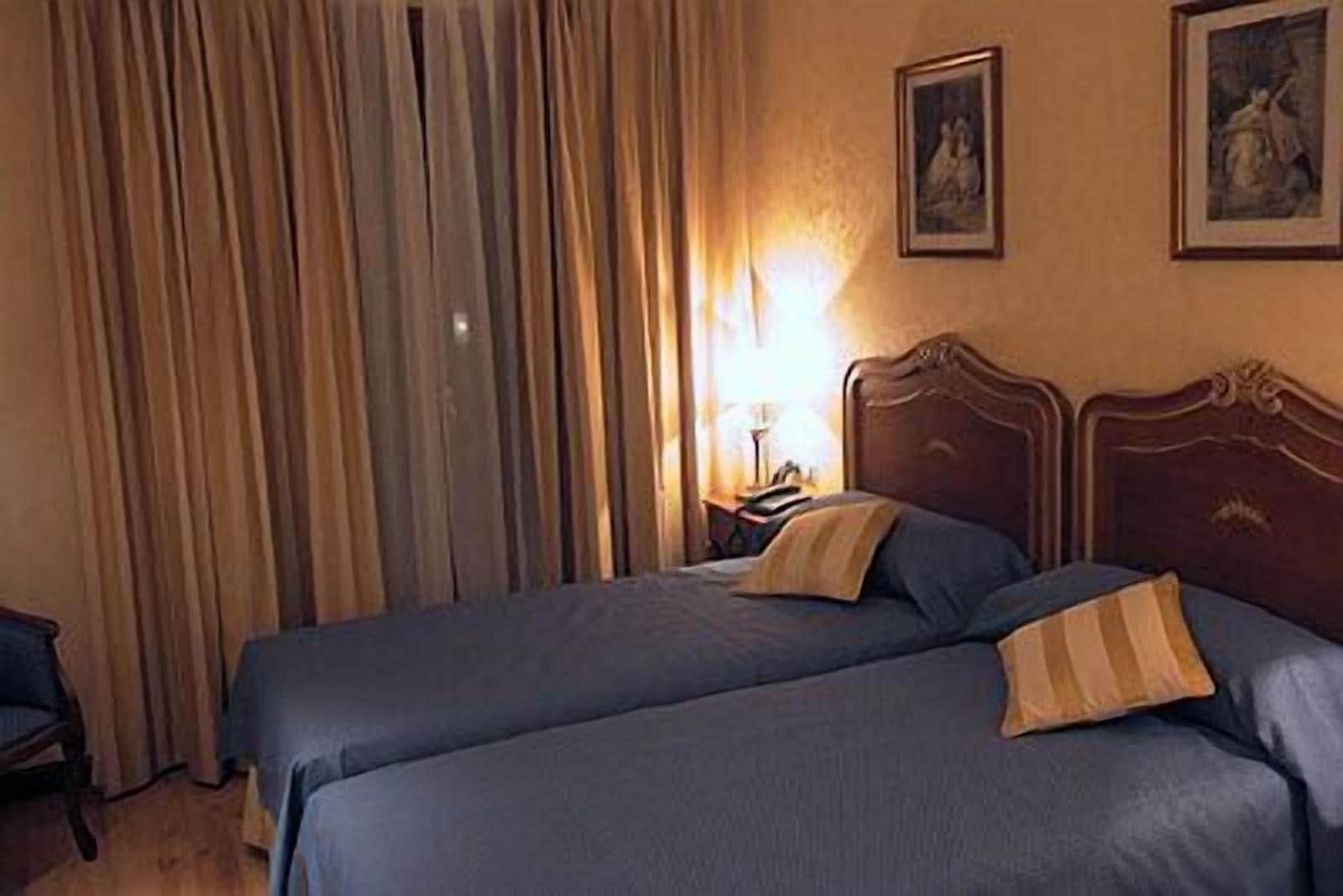 Hotel Santiago Benavente Esterno foto