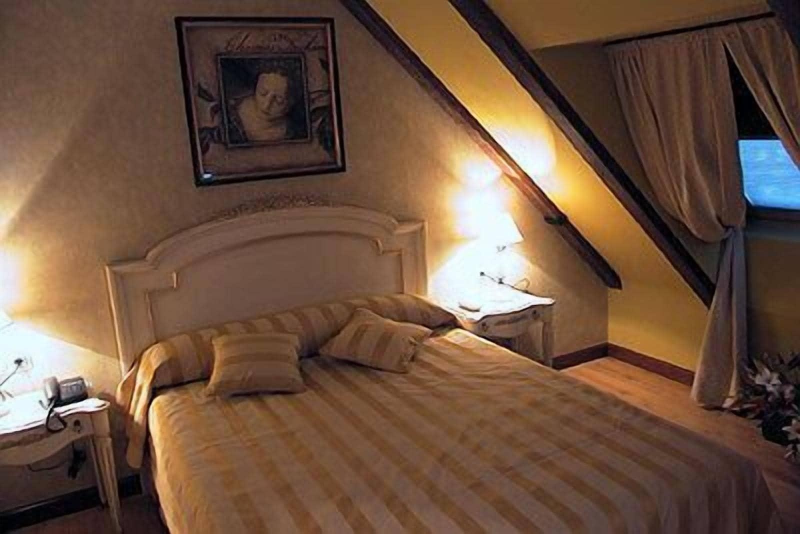 Hotel Santiago Benavente Esterno foto