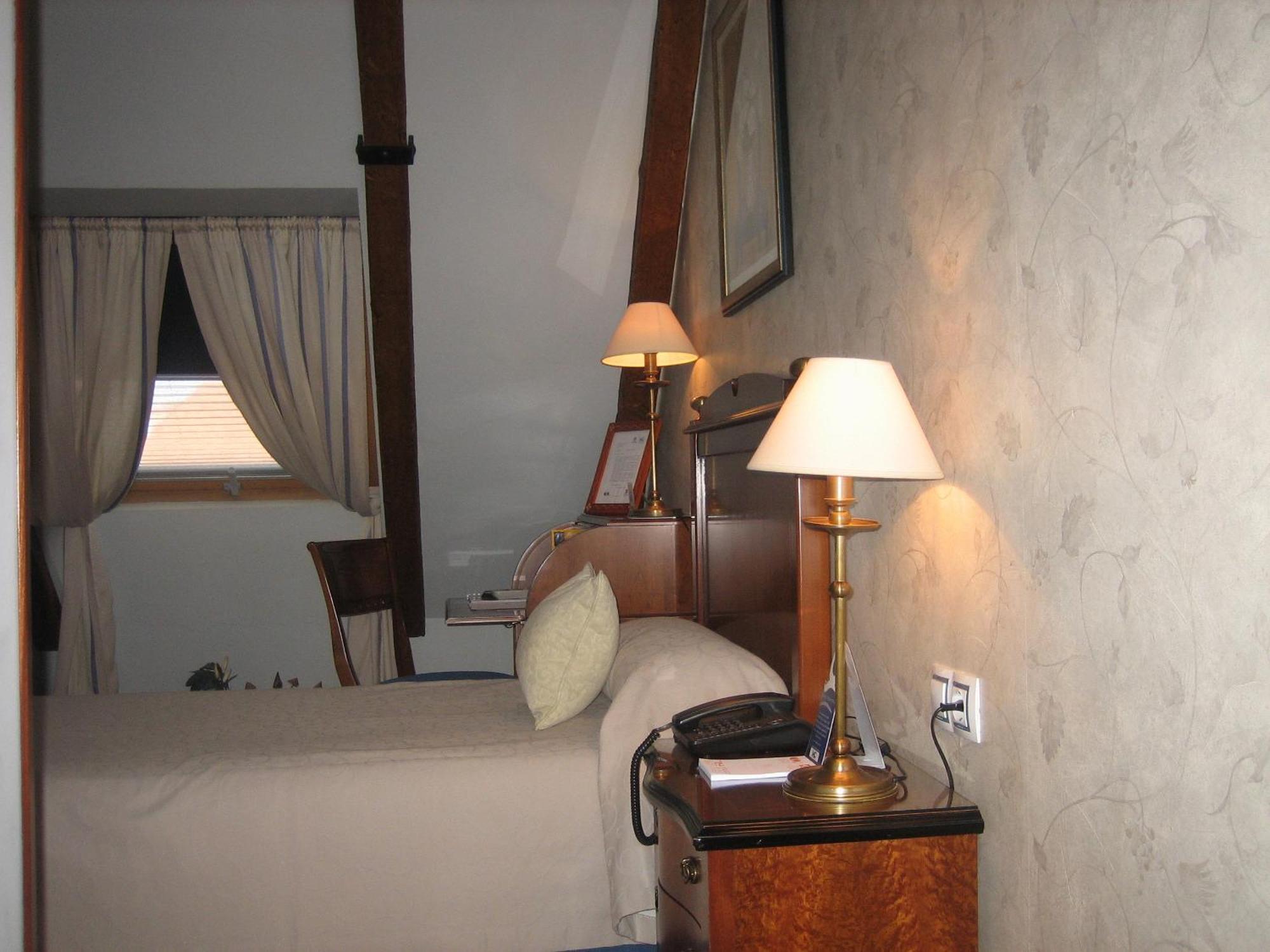 Hotel Santiago Benavente Esterno foto