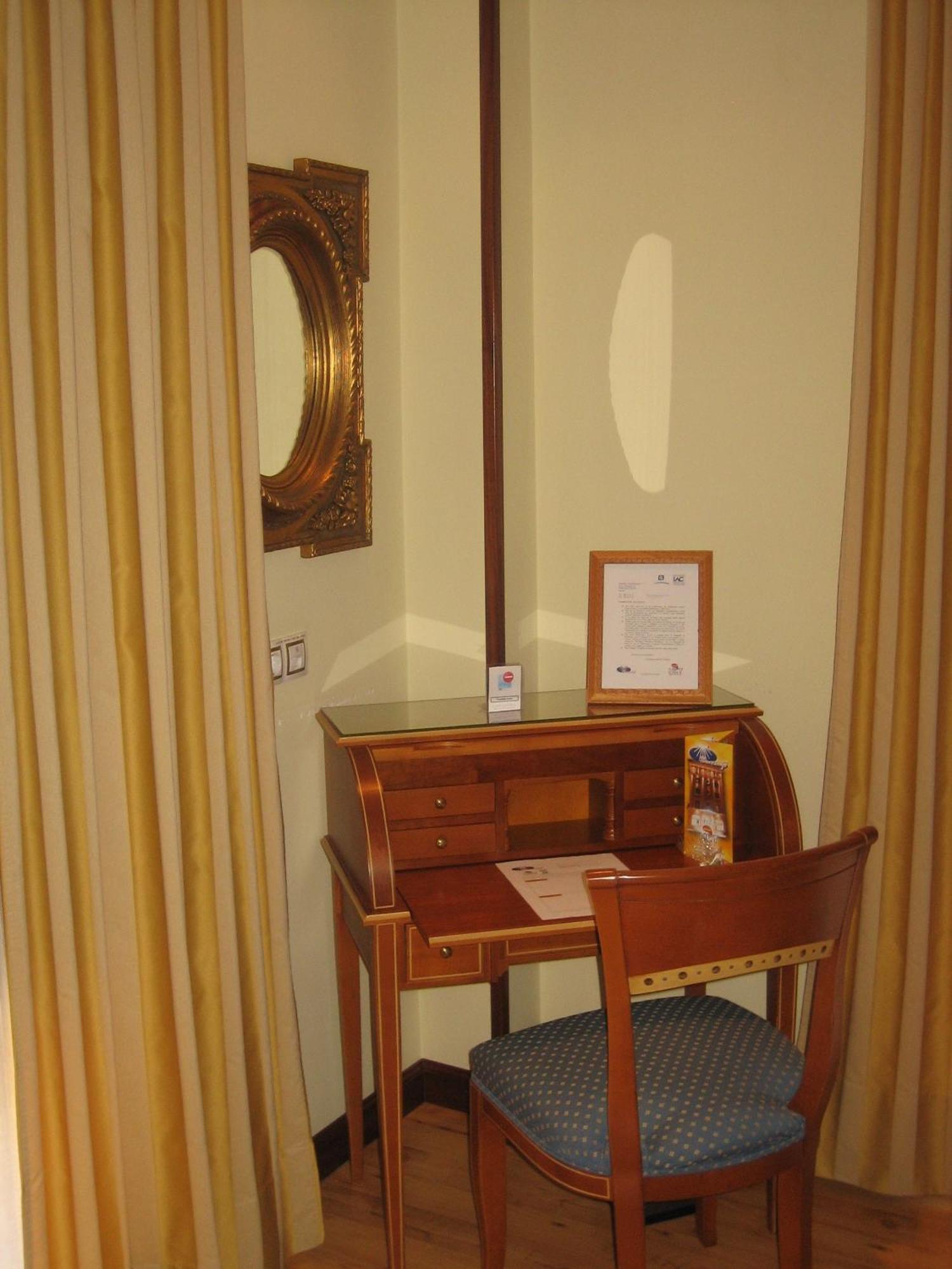 Hotel Santiago Benavente Esterno foto