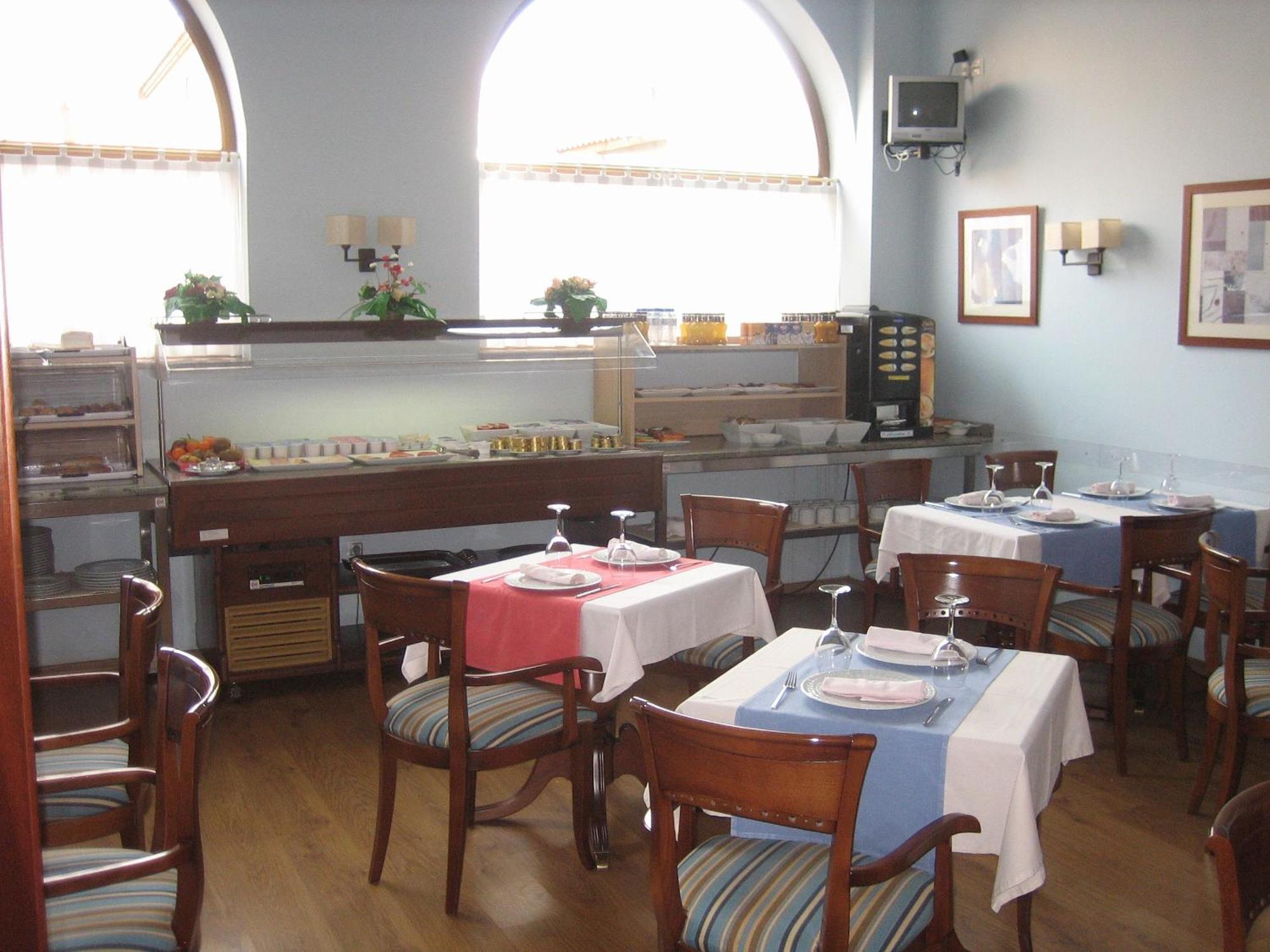 Hotel Santiago Benavente Esterno foto