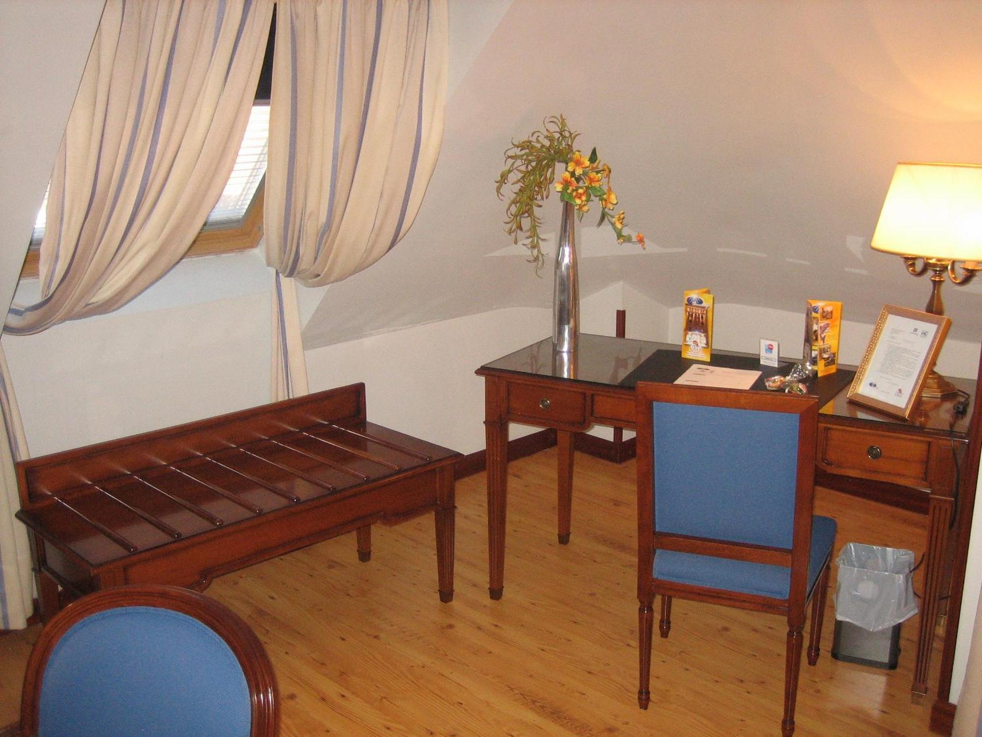 Hotel Santiago Benavente Esterno foto
