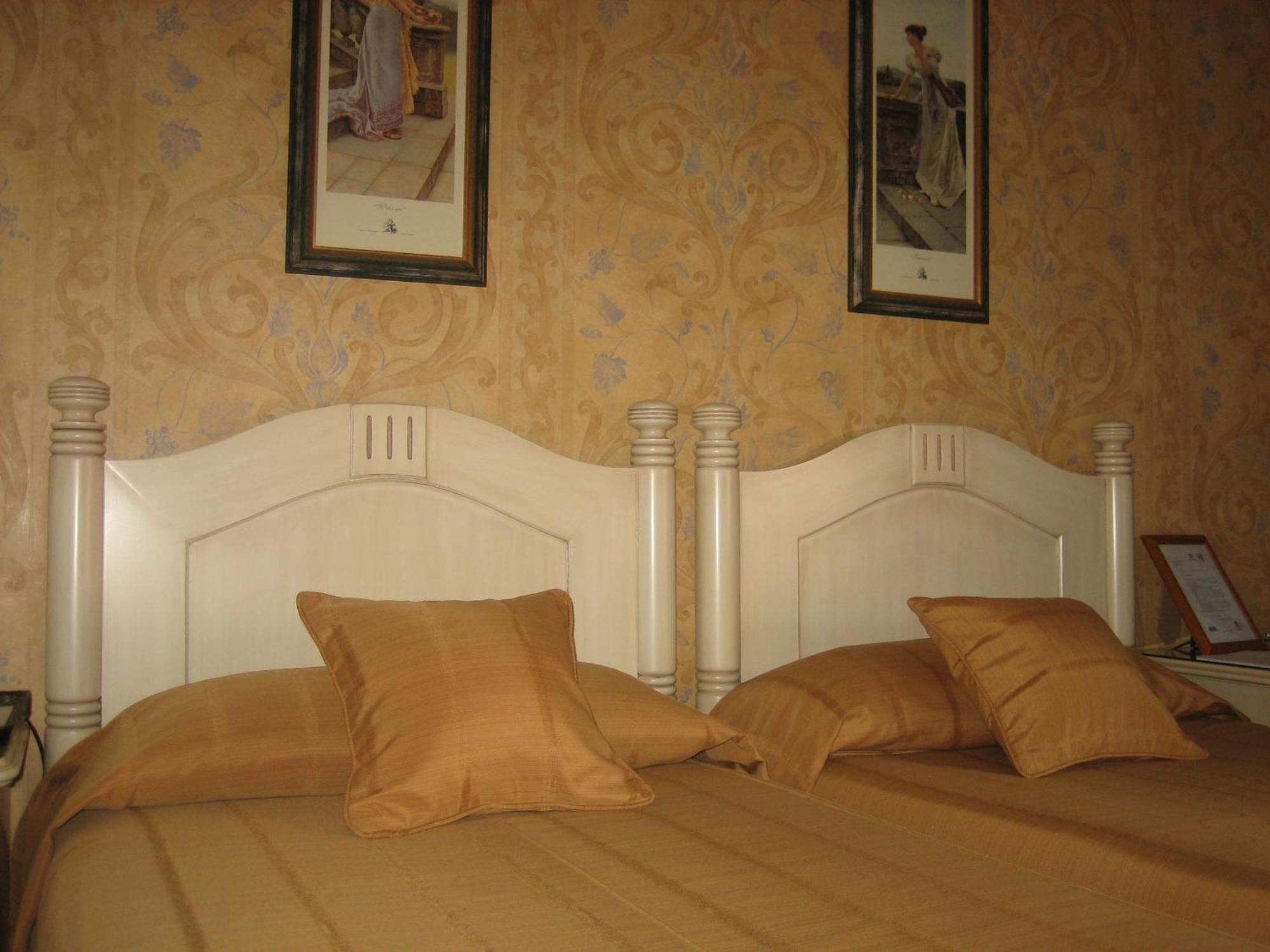 Hotel Santiago Benavente Esterno foto